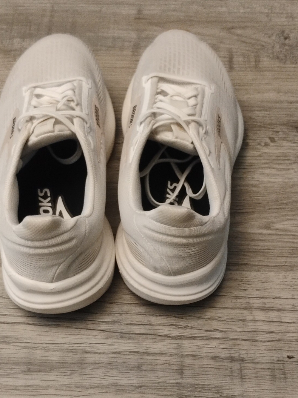 Brooks Revel 8 White Running Shoes - Lightweight Performance Women's Size 8.5D - Picture 5 of 9